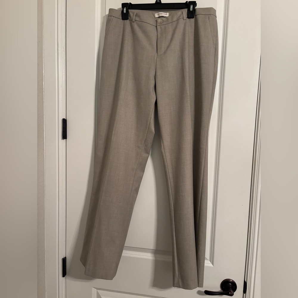 Coldwater Creek Women's Beige Trousers- LIKE NEE CONDITION- Size 16